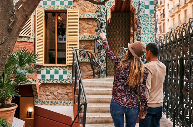 Skip-the-Line Gaudi's Casa Vicens Admission Ticket with Audioguide