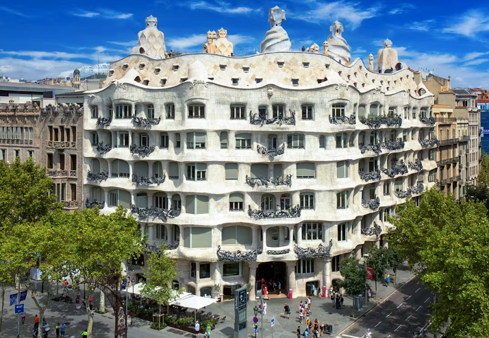 La Pedrera-Casa Milà Skip-the-Line Tickets with Audio Guide
